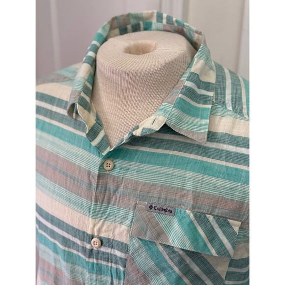 COLUMBIA SHORT SLEEVE BUTTON UP REGULAR FIT light green  PLAID MENS MEDIUM - Picture 4 of 6